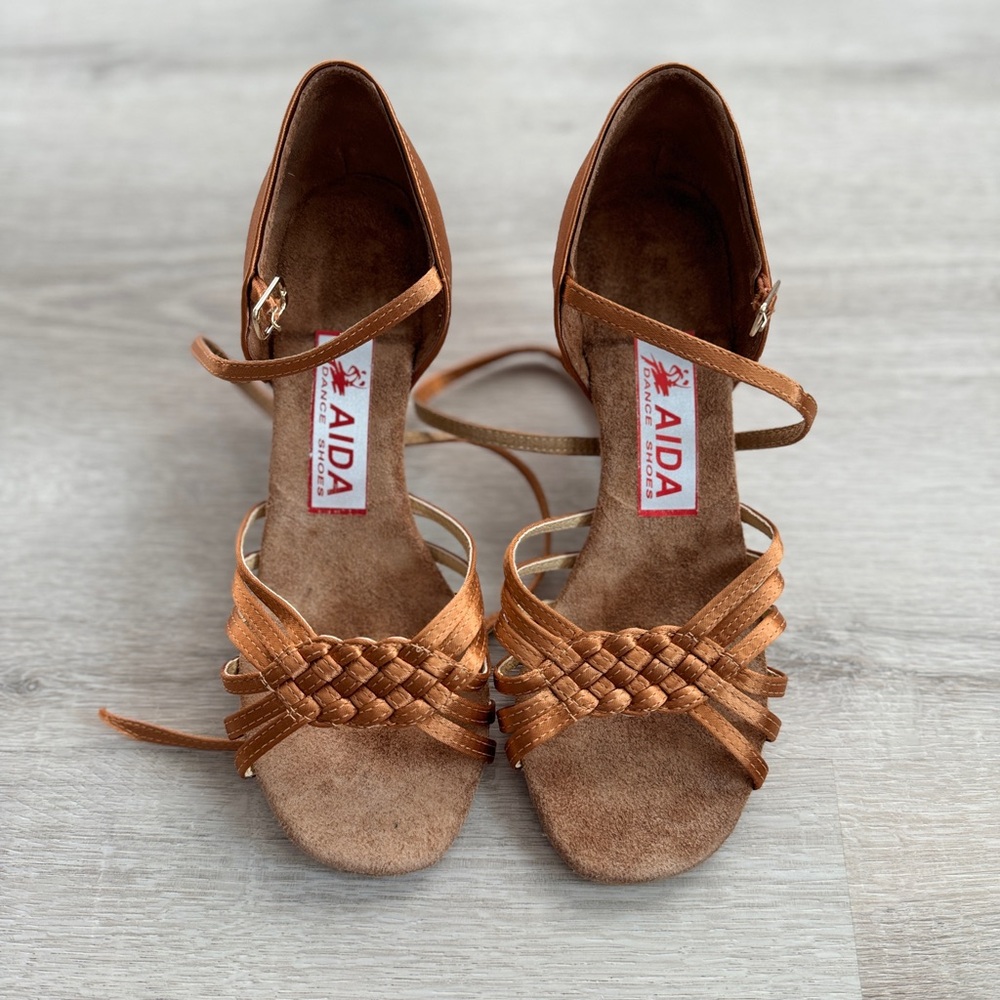 Aida Dance Shoes, Size 24 Russian, 2” Latin heels